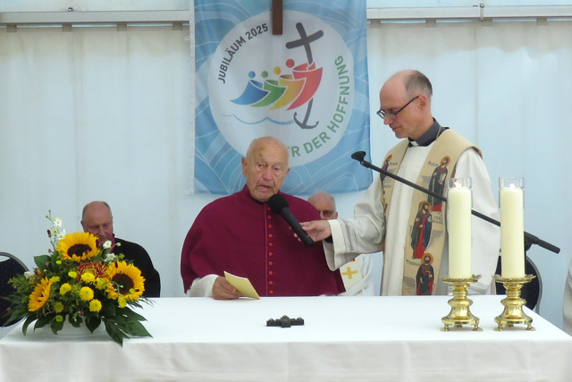 Dankesworte von Pr&auml;ses Dr. Linnenborn an Gro&szlig;dechant Franz Jung