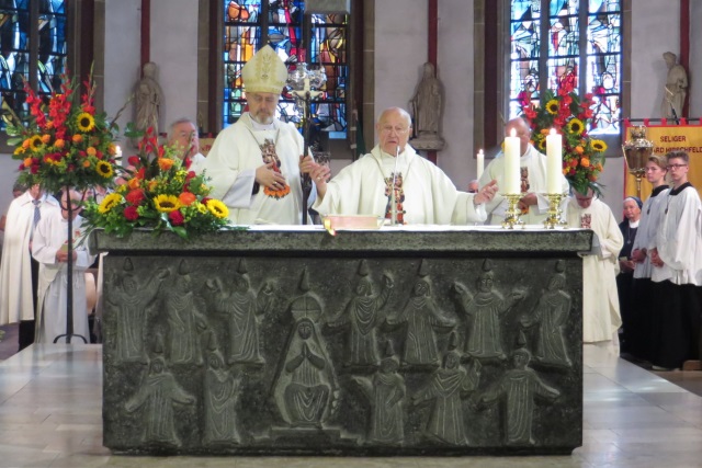 70. Glatzer Wallfahrt in Telgte 2016: Der Apostolische Nuntius Erzbischof Dr. Erwin Ender mit Großdechant Prälat Franz Jung