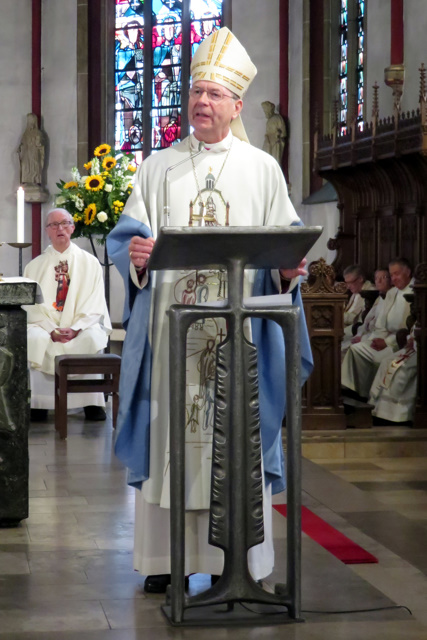 In dem Pontifikalamt der Wallfahrt predigt Weihbischof Dr. Stefan Zekorn, Bistum Münster.
